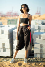Load image into Gallery viewer, Black Candy Crop Pants
