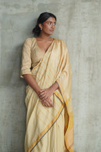 Load image into Gallery viewer, Urban Drape Amaya Light Handwoven Saree
