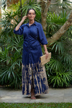 Load image into Gallery viewer, UDDAMI Ruched Maxi (Navy Tie-Dye)
