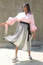 Load image into Gallery viewer, Handwoven Voluminous Skirt-Black &amp; white
