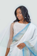 Load image into Gallery viewer, Urban Drape Ivory Bloom  Handwoven Saree
