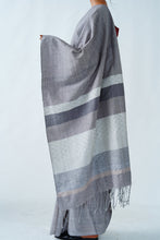 Load image into Gallery viewer, Urban Drape White Riot Saree
