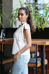 UDDAMI Bow-Tie Top : White