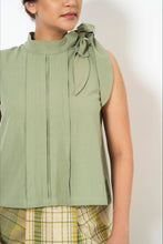 Load image into Gallery viewer, MENDES CEYLON - Green Nina crop Top
