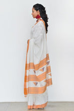 Load image into Gallery viewer, Urban Drape Thrikona Rata Saree - Fashion Market.LK
